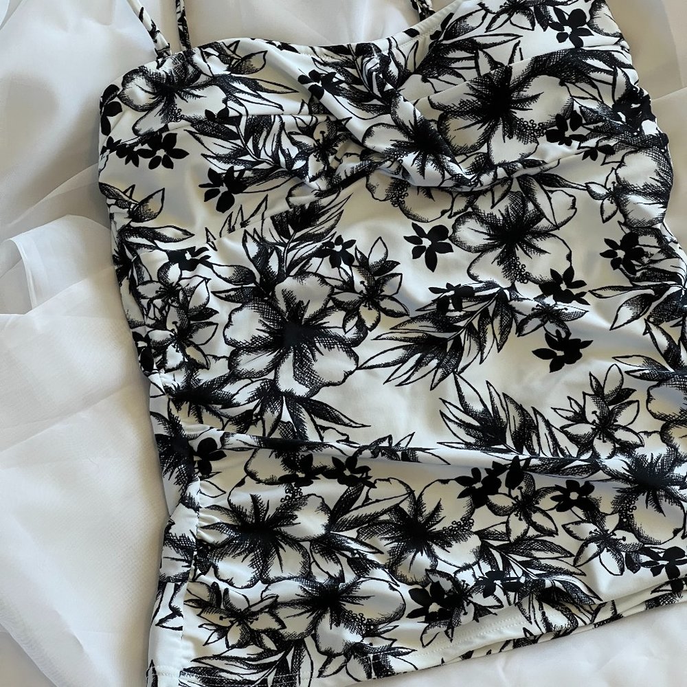 Croft & Barrow Tankini Bathing Suit Swim Top